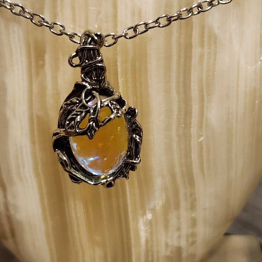 Oval Pendant Necklace